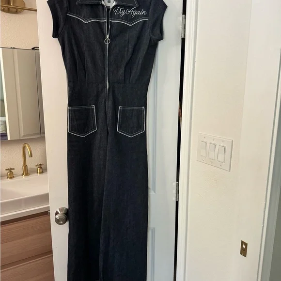 Understated Leather Keep on Keeping On Denim Jumpsuit Sz S - Picture 4 of 8